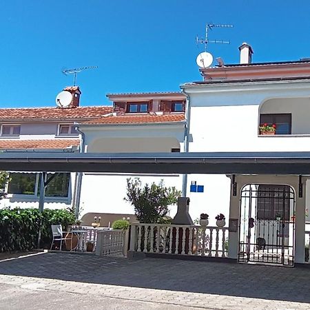 Apartments Ivicek ポレッチ エクステリア 写真