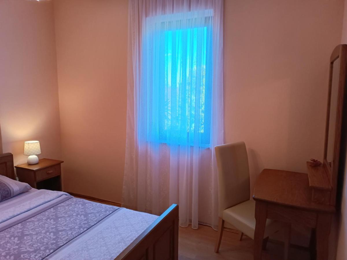 Apartments Ivicek ポレッチ エクステリア 写真