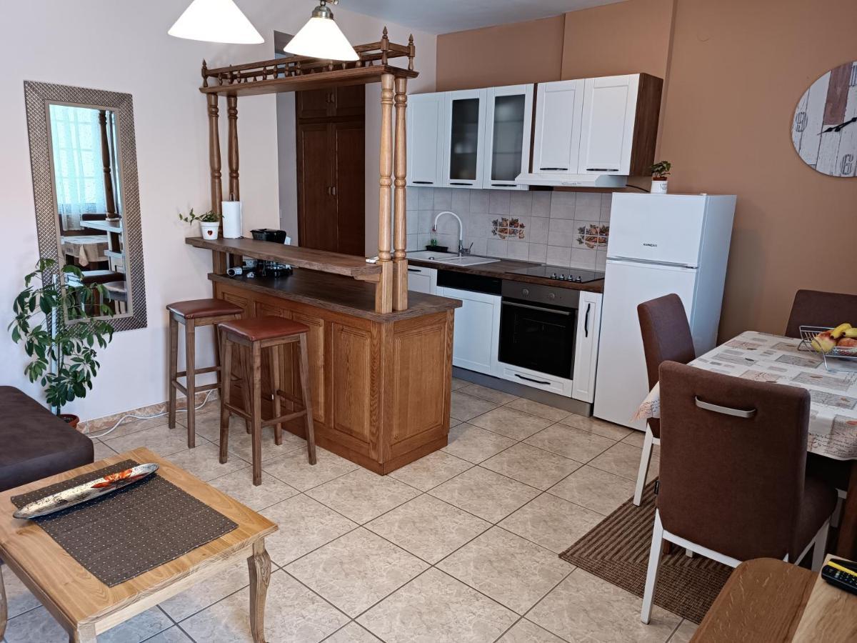 Apartments Ivicek ポレッチ エクステリア 写真