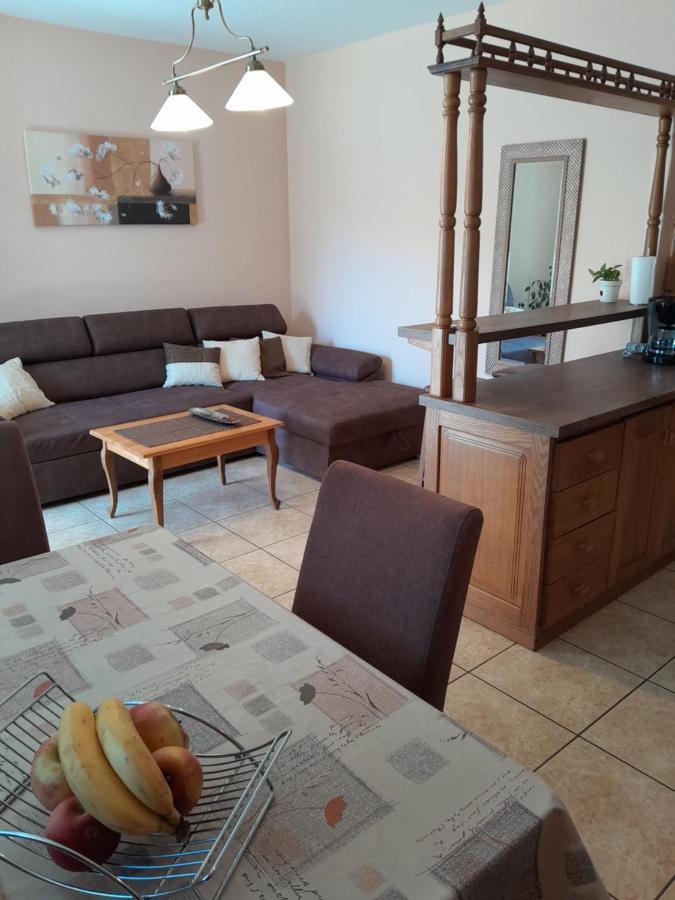 Apartments Ivicek ポレッチ エクステリア 写真