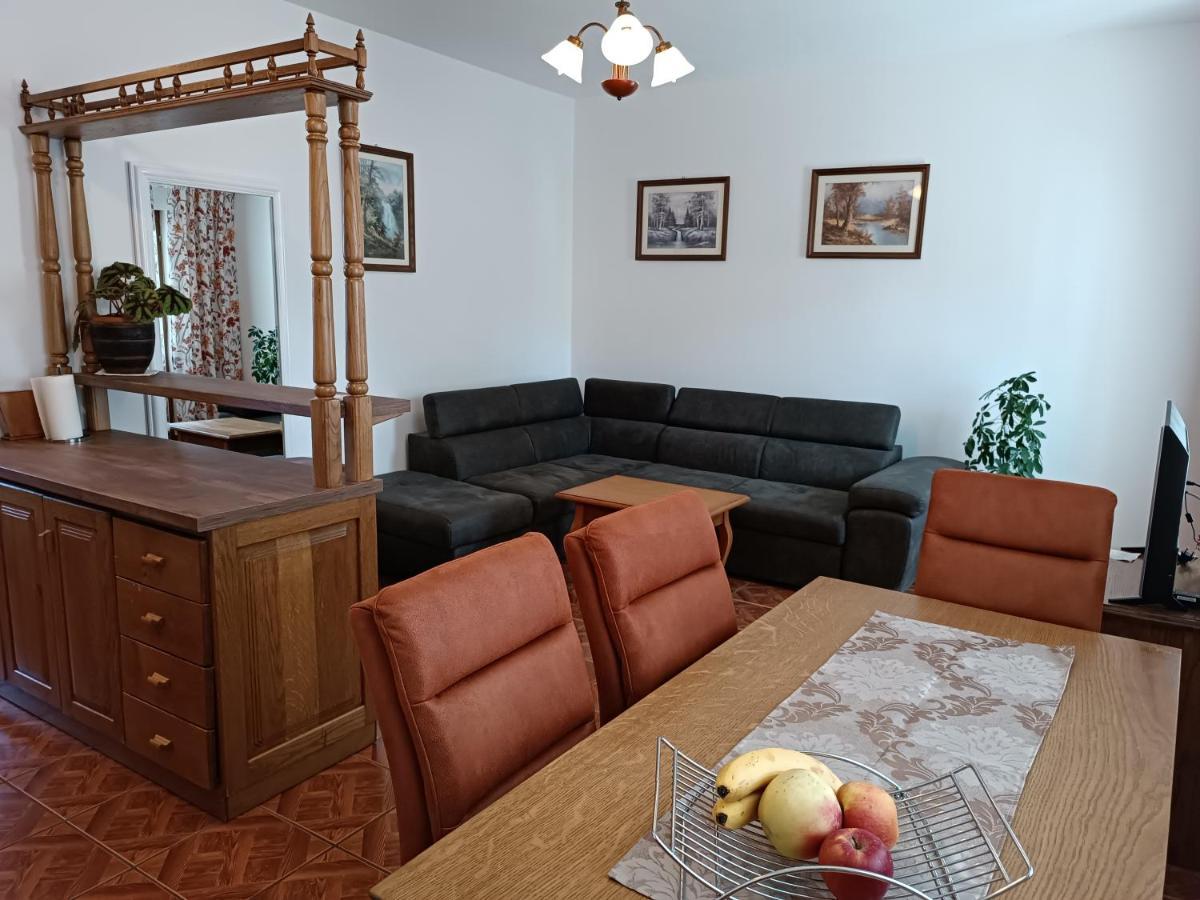 Apartments Ivicek ポレッチ エクステリア 写真
