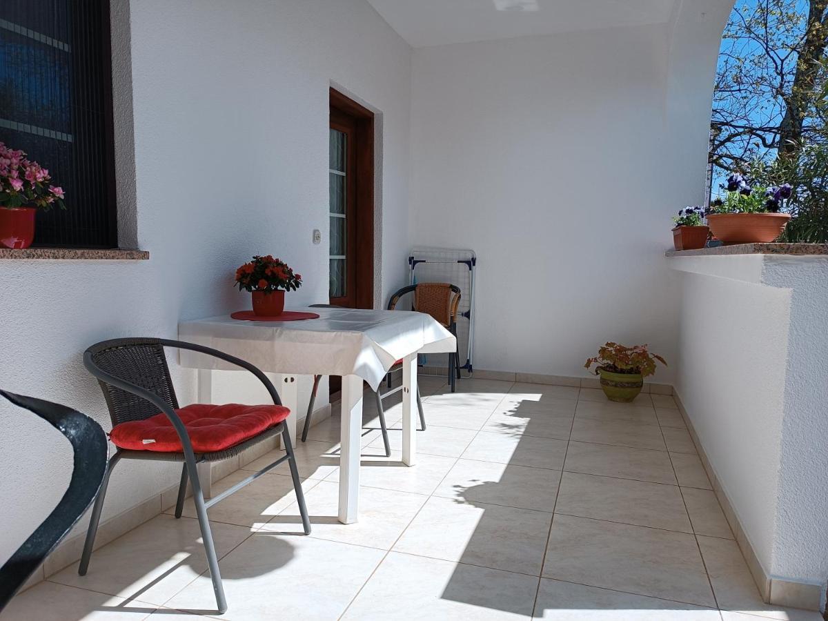 Apartments Ivicek ポレッチ エクステリア 写真