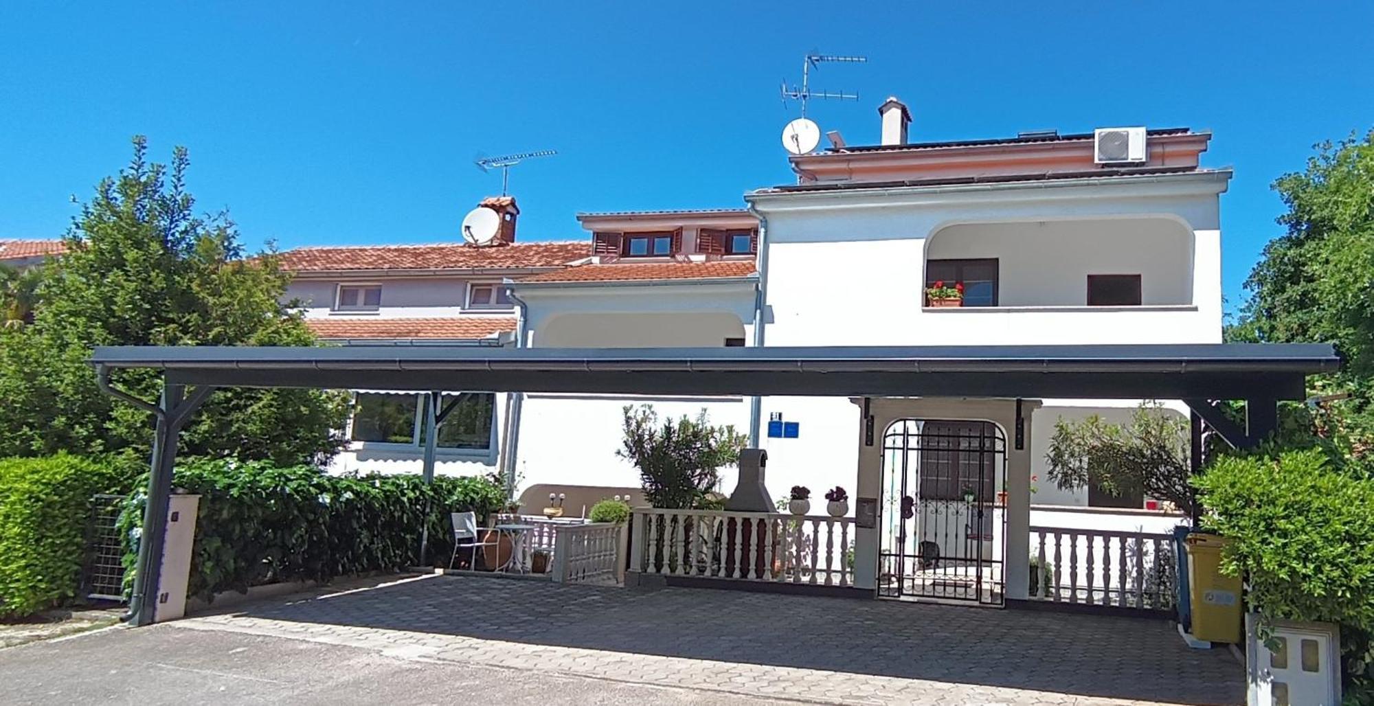 Apartments Ivicek ポレッチ エクステリア 写真